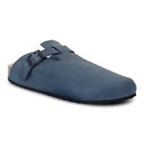 BRAND NEW REGATTA KABER SHOES IN BRIAR - UK 8