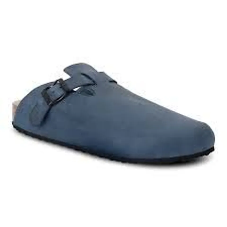 BRAND NEW REGATTA KABER SHOES IN BRIAR - UK 8
