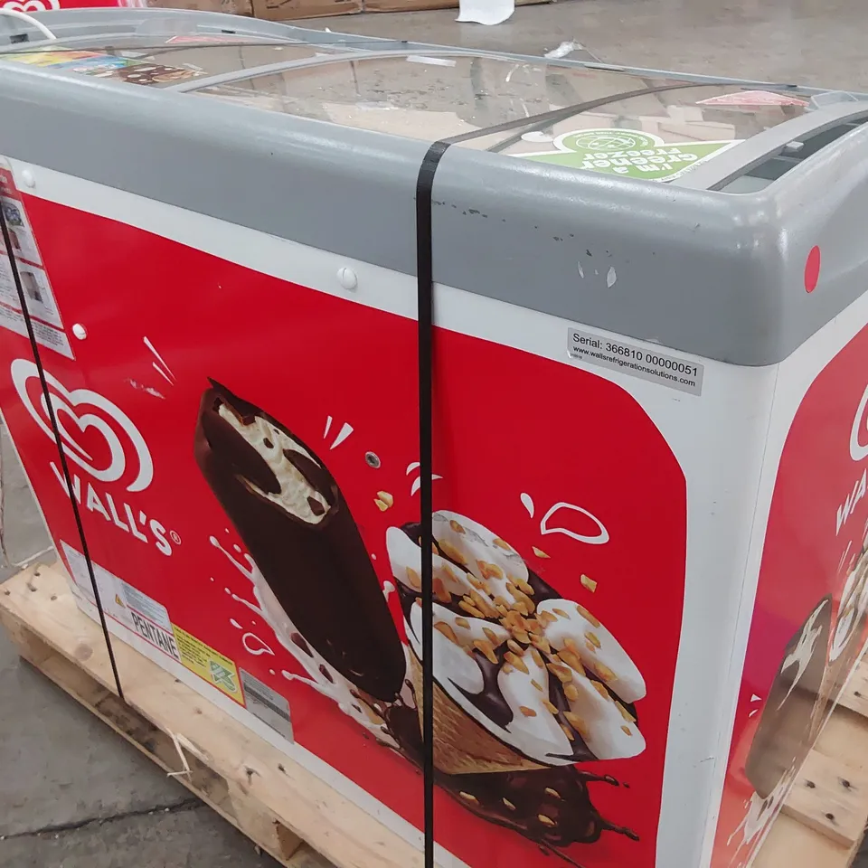 MEDIUM WALL'S ICE CREAM CHEST FREEZER