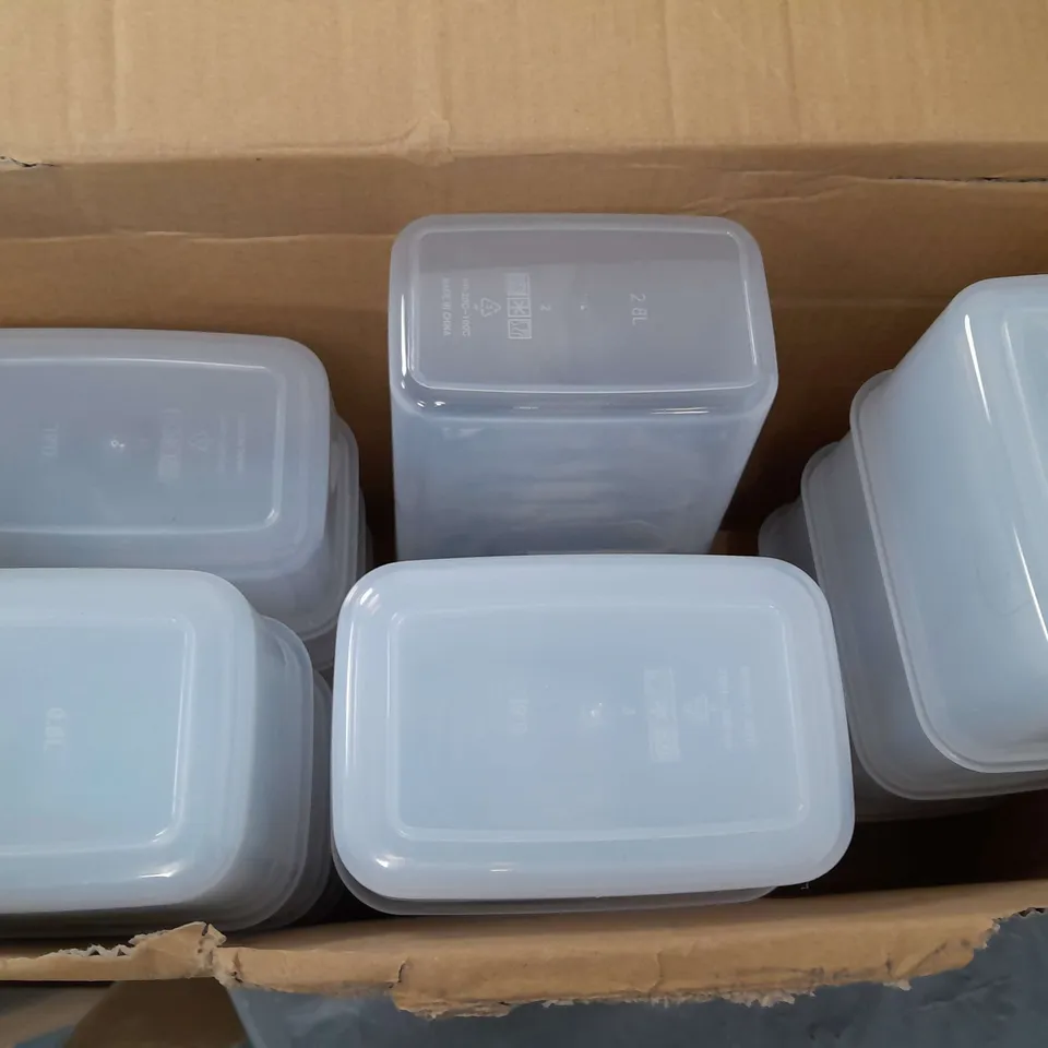APPROXIMATELY 16 TUPPERWARES AND LIDS IN VARIOUS SIZES