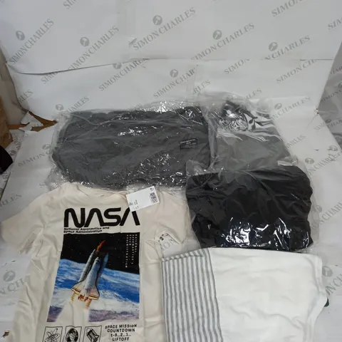 BOX OF APPROXIMATELY 18 ASSORTED ITEMS TO INCLUDE - DRESSES , JUMPERS , AND T-SHIRTS ETC