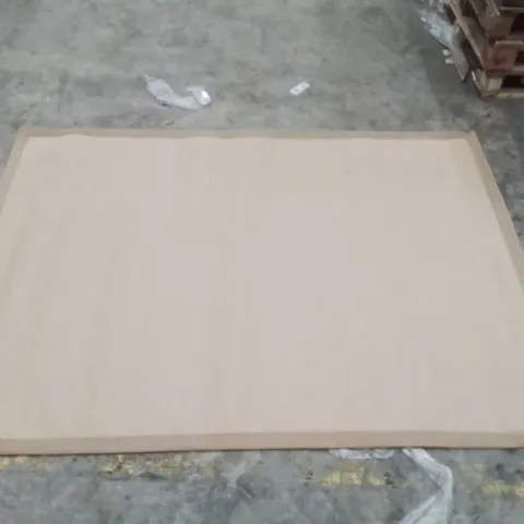 QUALITY DESIGNER AREA RUG - APPROXIMATELY 210X150CM