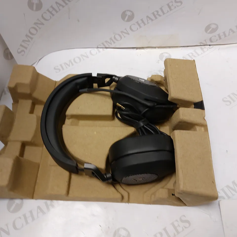 CORSAIR HS65 GAMING HEADSET