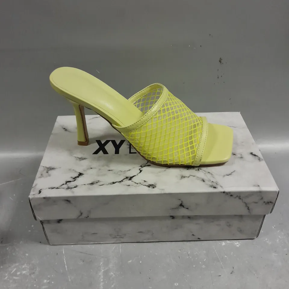 BOXED PAIR OF XY LONDON SYNTHETIC LEATHER HIGH HEEL SHOES - 4