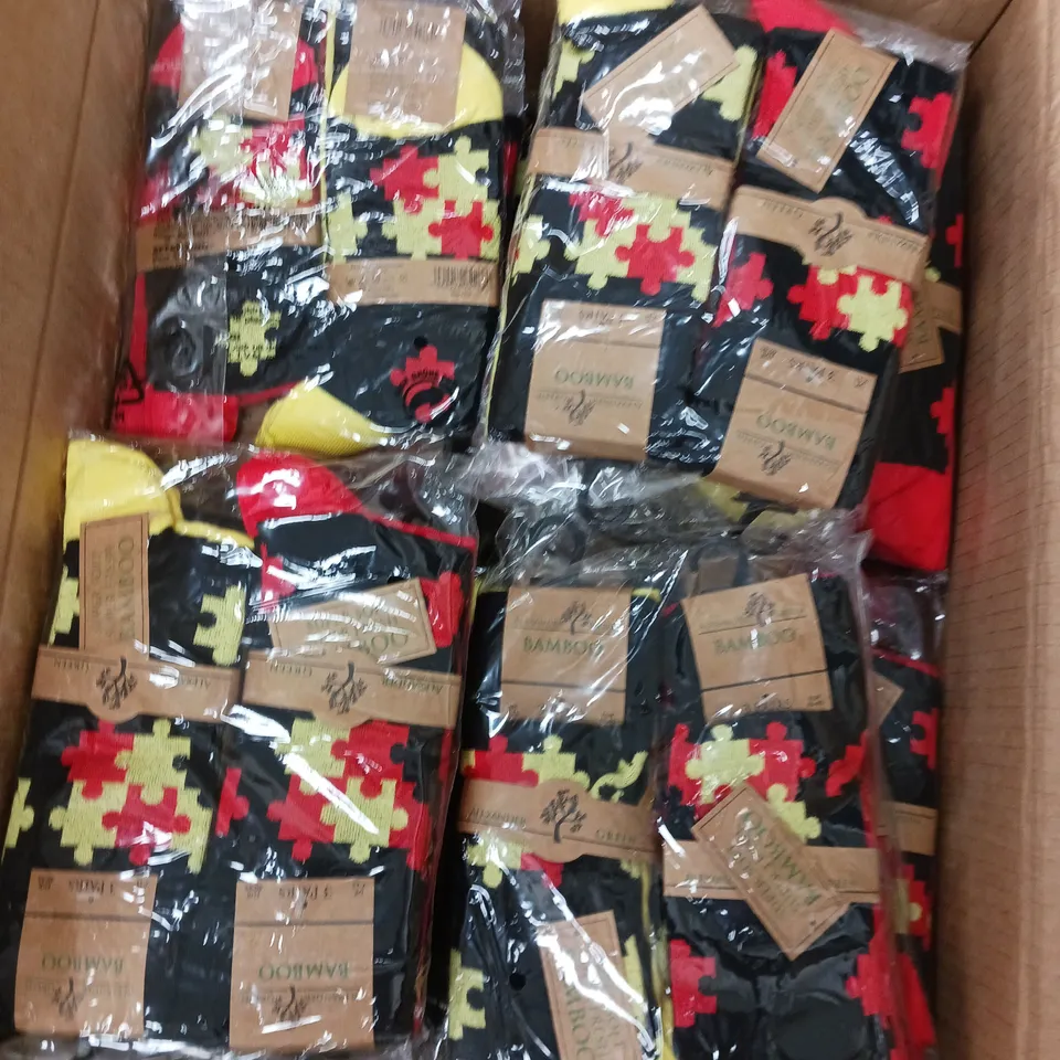 APPROXIMATELY 50 FUNKY BAMBOO SOCKS IN RED & YELLOW JIGSAW SIZE 7-11