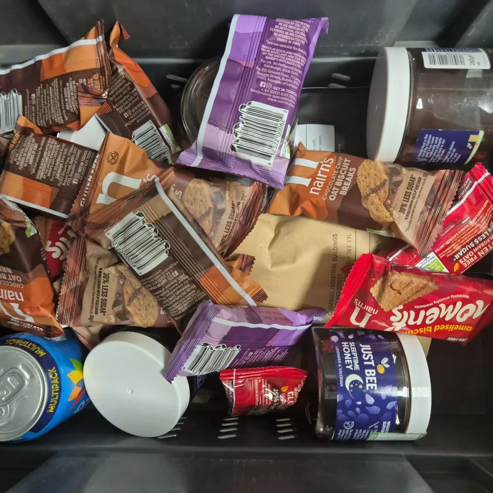 APPROXIMATELY 18 ASSORTED FOOD & DRINK ITEMS TO INCLUDE JUST BEE SLEEPTIME HONEY, RUBICON SPARKLING MANGO, BLACK MOUNTAIN ROAST COFFEE BEANS, ETC