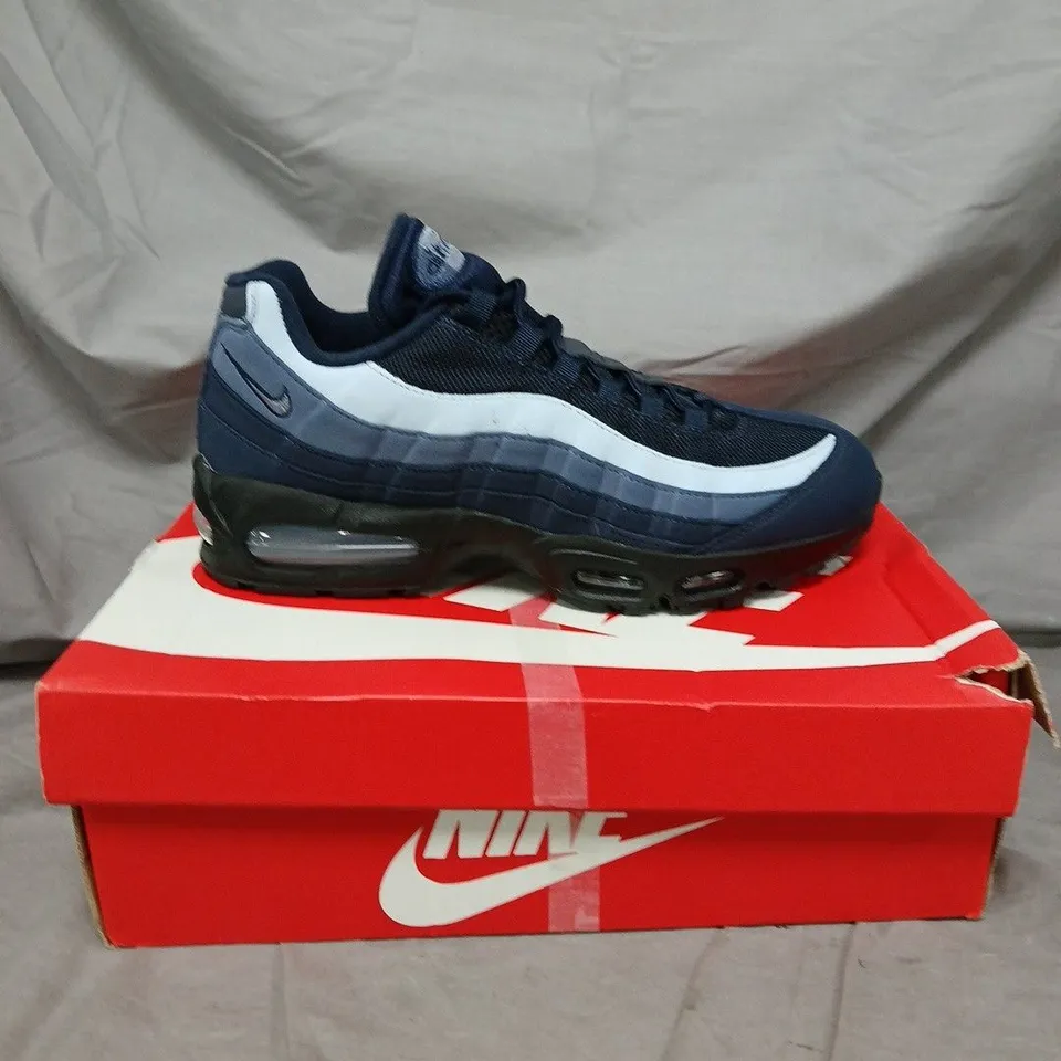 BOXED PAIR OF NIKE AIR MAX 95 TRAINERS – NAVY/BLUE - SIZE 8.5