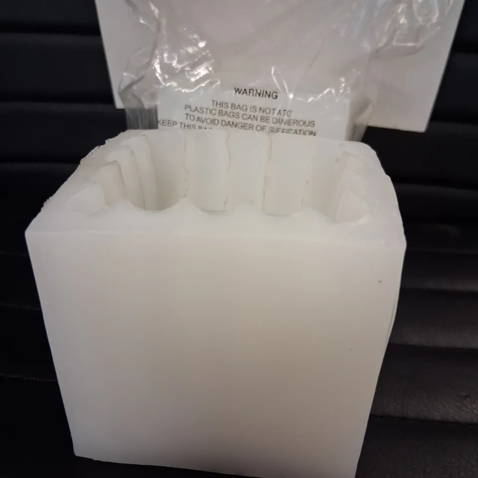 APPROXIMATELY 72 BRAND NEW HOBBY CRAFT SILICONE MOULDS RIBBED