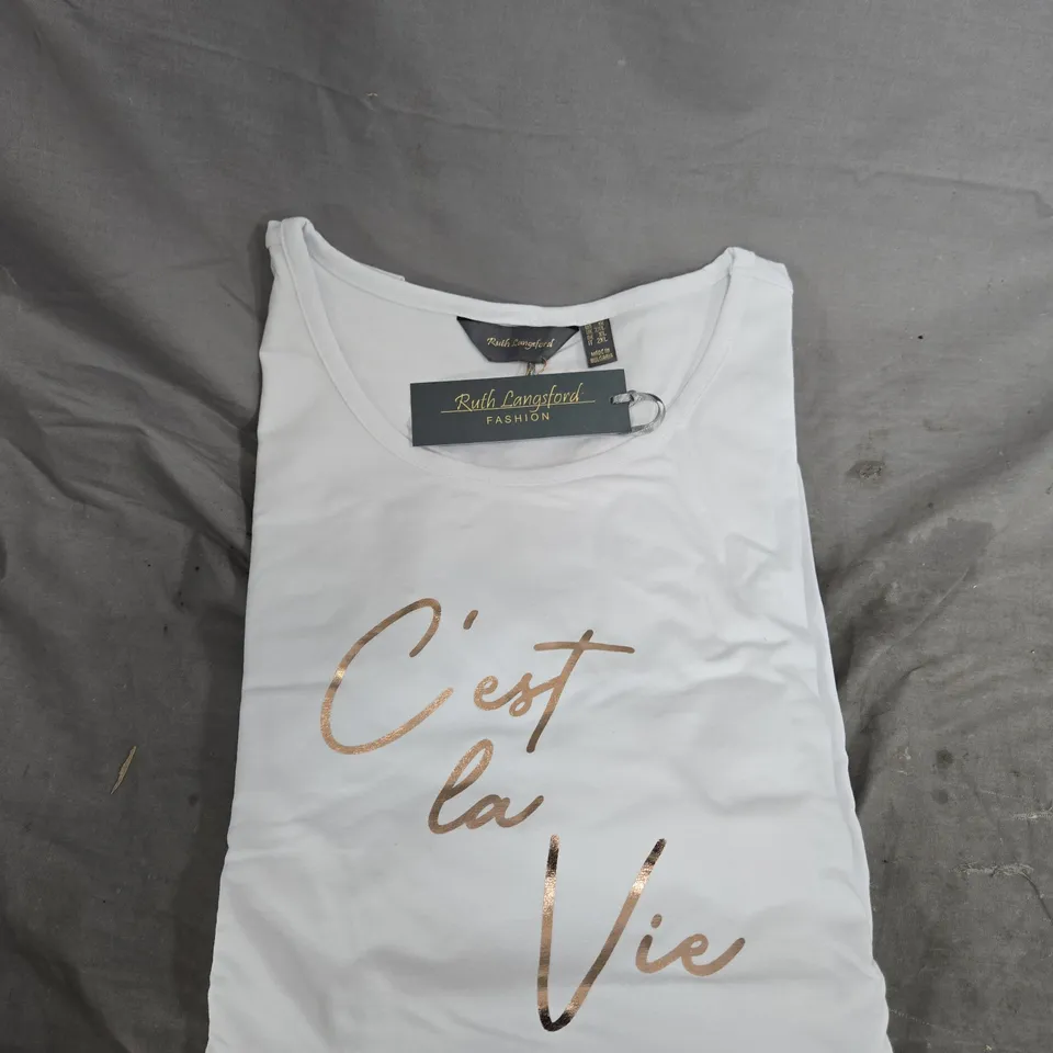 RUTH LANGSFORD FASHION WHITE T‑SHIRT – C’EST LA VIE, UK 2XL