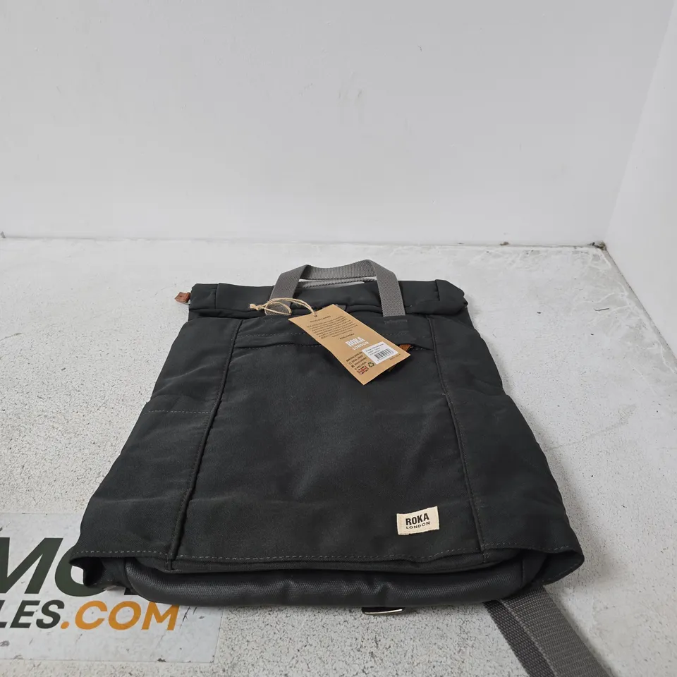 ROKA LONDON RECYCLED CANVAS BAG – MEDIUM CARBON