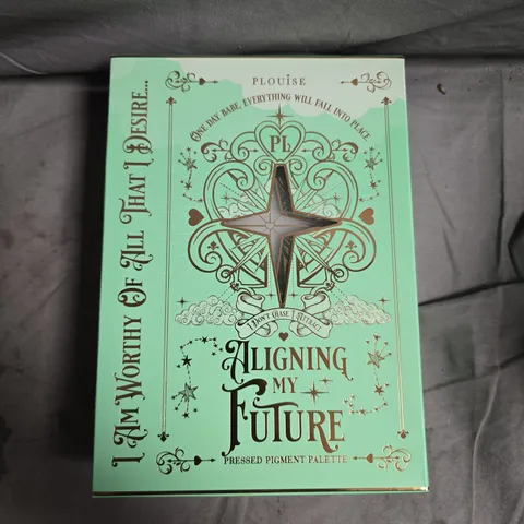 P.LOUISE ALIGNING MY FUTURE PRESSED PIGMENT PALETTE