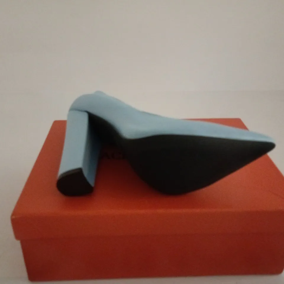 "GRACE EVERY STEP" LIGHT BLUE POINTED-TOE WOMEN'S HIGH-HEELED SHOE – BOXED EU 38.5