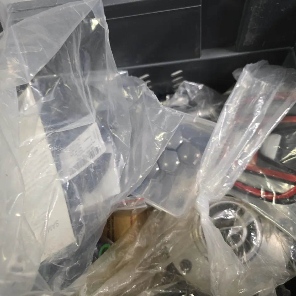 APPROXIMATELY 7 ASSORTED ITEMS TO INCLUDE - TELESCOPIC WRENCH , HAND BAR GRIPS , HONDA BLACK BADGE ETC