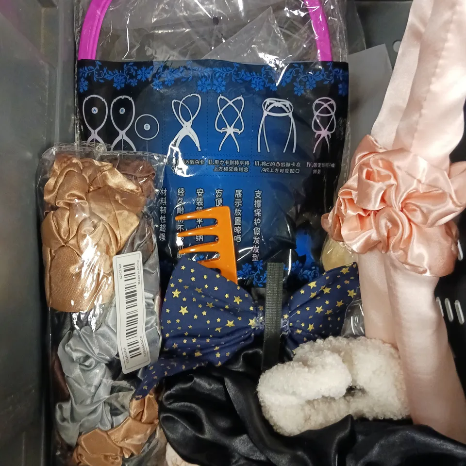 APPROXIMATELY 20 ASSORTED HAIR CARE PRODUCTS TO INCLUDE WIGS, CLIPS, COMBS ETC 