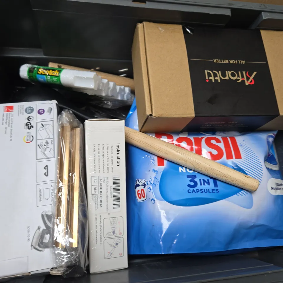 APPROXIMATELY 15 ASSORTED HOUSEHOLD ITEMS TO INCLUDE BATTERY STAPLER, GLUESTICKS, PERSIL NON BIO CAPSULES, ETC