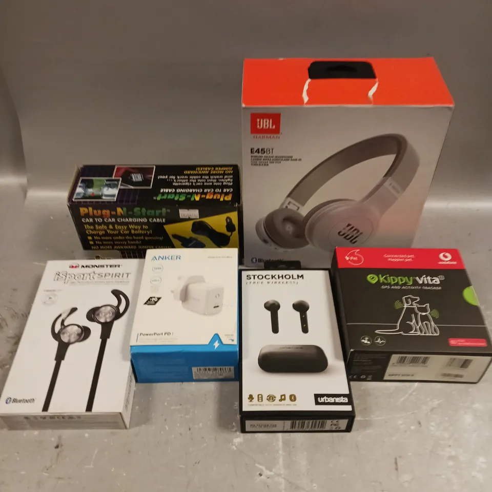 APPROXIMATELY 20 ASSORTED ELECTRICAL PRODUCTS TO INCLUDE GPS TRACKER, WIRELESS EARPHONES, CAR TO CAR CHARGING CABLES ETC 
