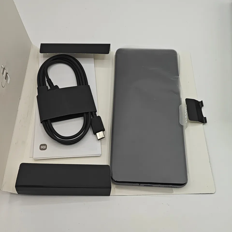 BOXED XIAOMI 11 ULTRA 12/512GB IN BLACK - M2102K1G