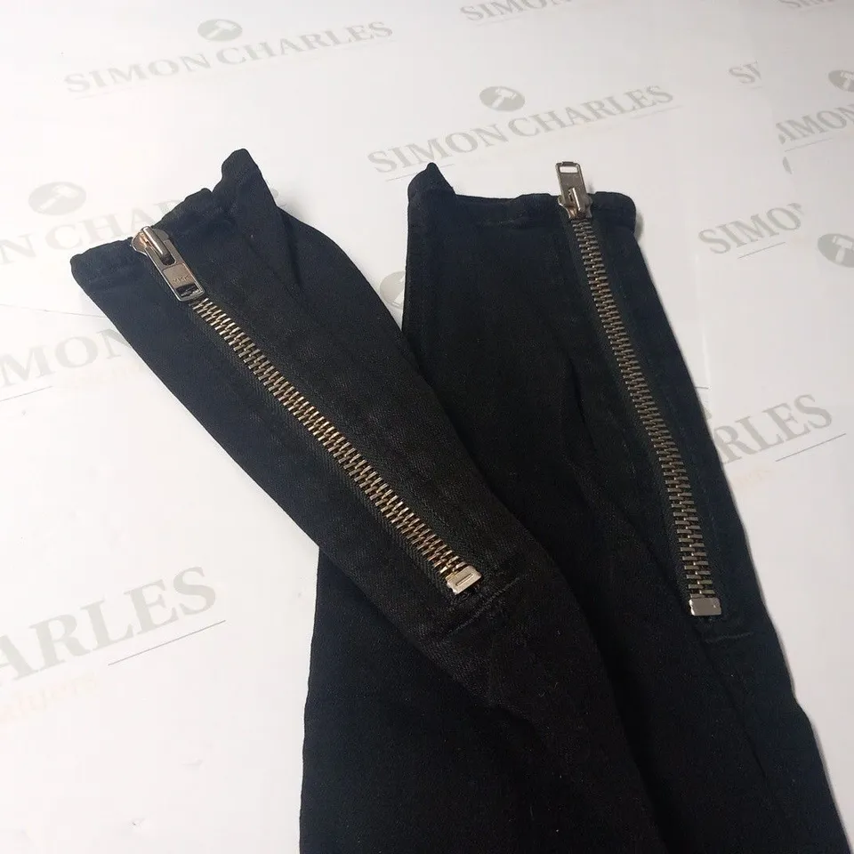 TEXTILE ELIZABETH AND JAMES COOPER MIDNIGHT JEANS SIZE 24