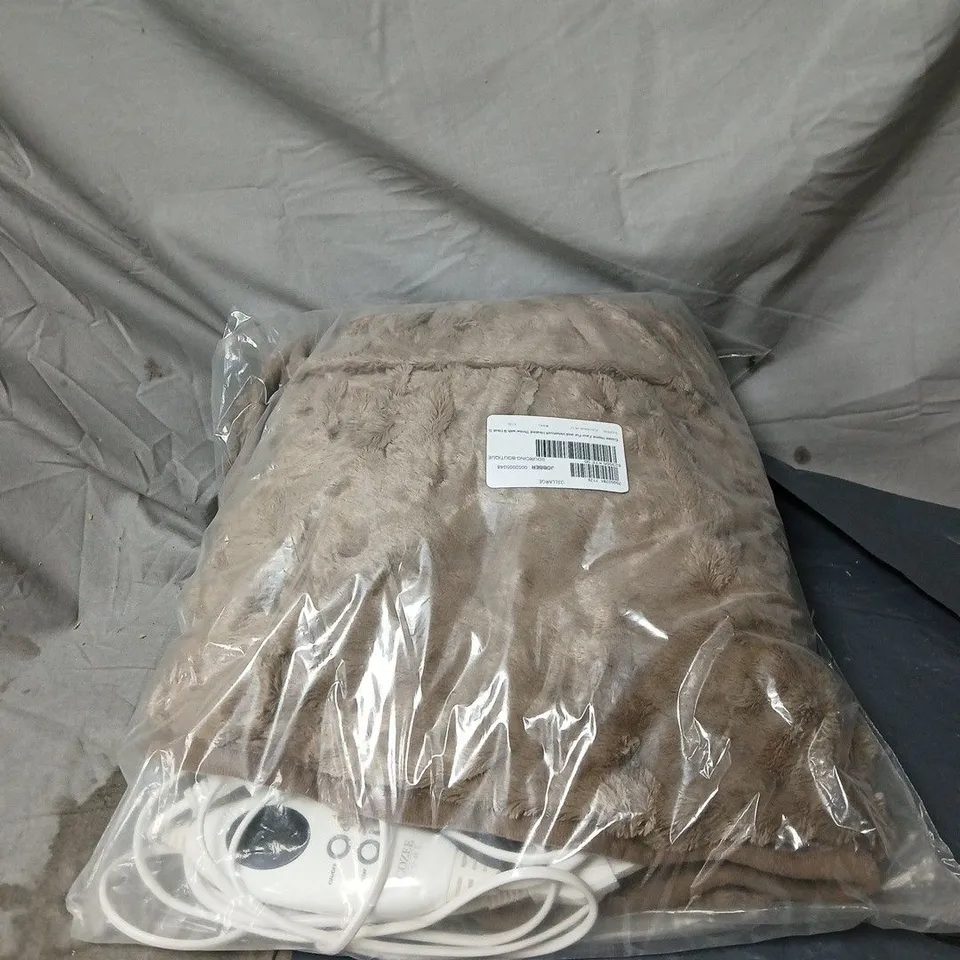 COZEE HOME FAUX FUR AND VELVETSOFT HEATED THROW UNBOXED