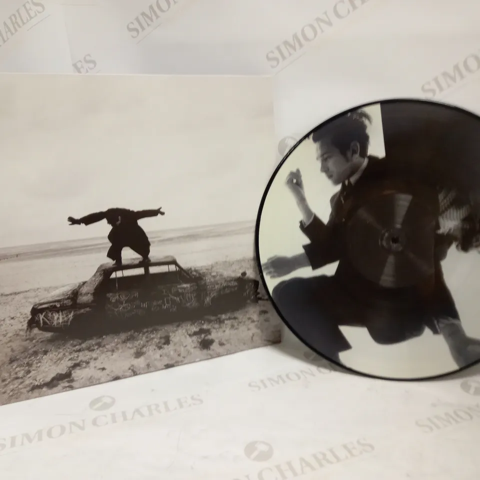 THE 1975 BEING FUNNY IN A FOREIGN LANGUAGE LIMITED EDITION PICTURE DISC VINYL ALBUM 4582/5000