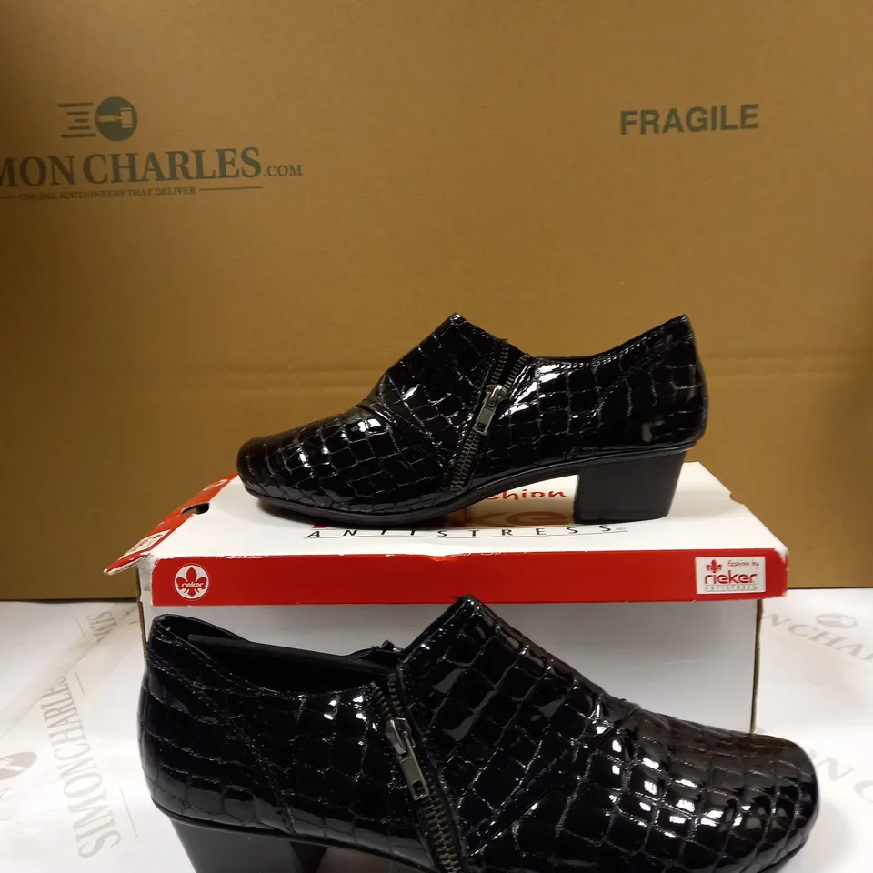 RIEKER BLACK CROC SHOES - SIZE 6.5