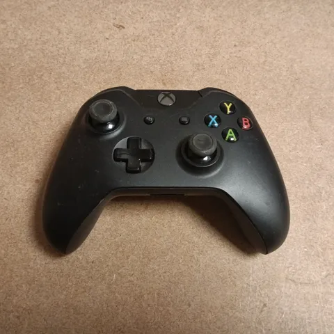 MICROSOFT XBOX ONE WIRELESS CONTROLLER IN BLACK MODEL 1537