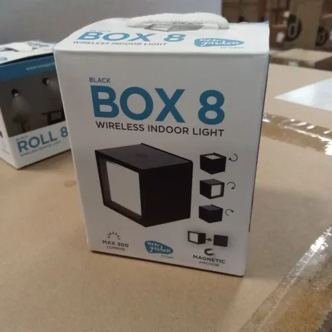 BOXED BOX 8 WIRELESS INDOOR LIGHT - BLACK