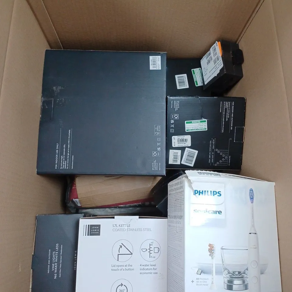 BOX OF APPROXIMATELY 10 ASSORTED ITEMS TO INCLUDE LED LIGHTS, SNOWBALL LIGHTS, NEON LED LIGHT ETC