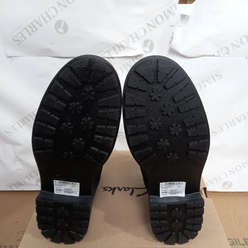 CLARKS BLACK LEATHER BOOTS SIZE 5