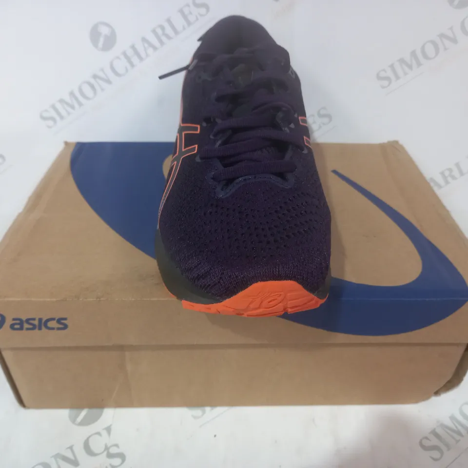 BOXED PAIR OF ASICS GEL-CUMULUS 24 GTX SHOES IN PURPLE/ORANGE UK SIZE 5.5