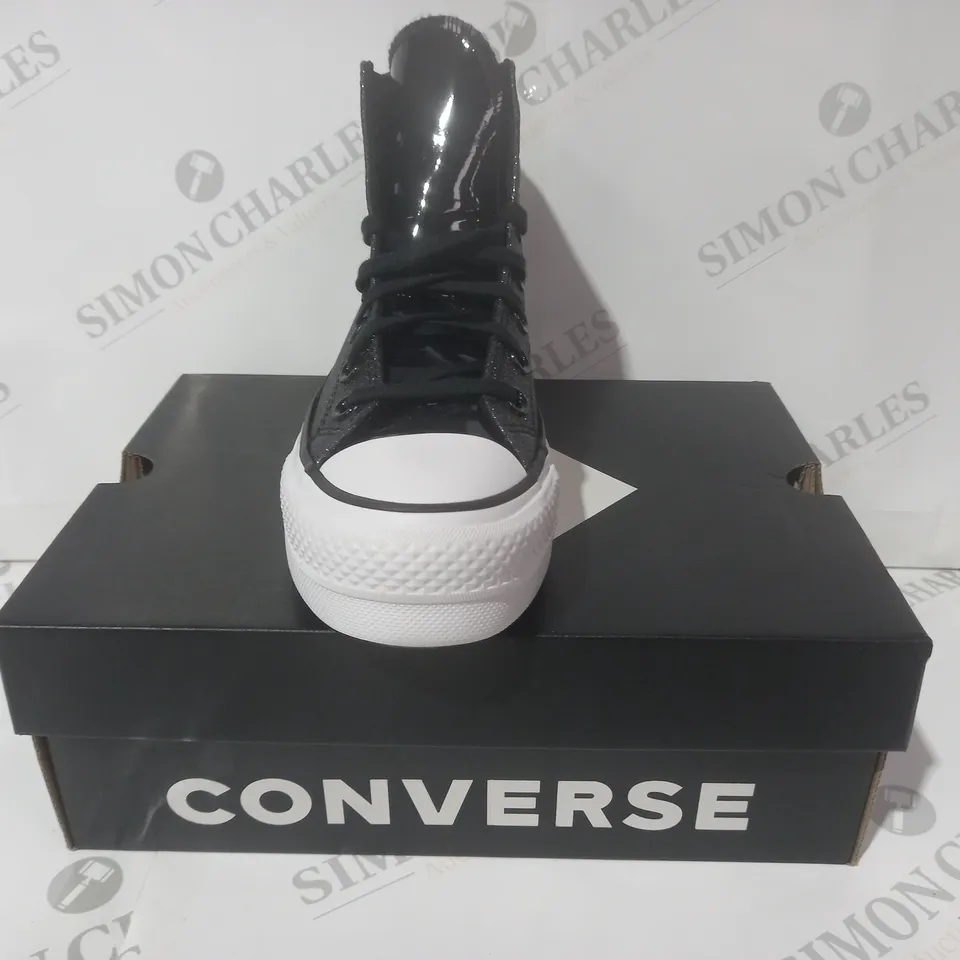 BOXED PAIR OF CONVERSE ALL STAR LIFT HI TOP SHOES IN BLACK W. GLITTER EFFECT UK SIZE 3.5