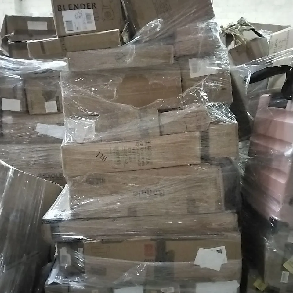 PALLET OF HOUSEHOLD ITEMS TO INCLUDE CHRISTMAS LIGHTS,  BLENDER, STEAM CLEANER AND OTHER ASSORTED ITEMS...