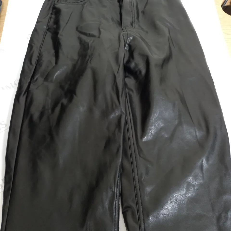 ABERCROMBIE & FITCH THE 90S STRAIGHT ULTRA HIGH RISE SIZE 6