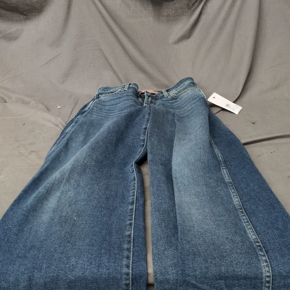 7 FOR ALL MANKIND JEANS – BAY DENIM, UK 26 (US 26)