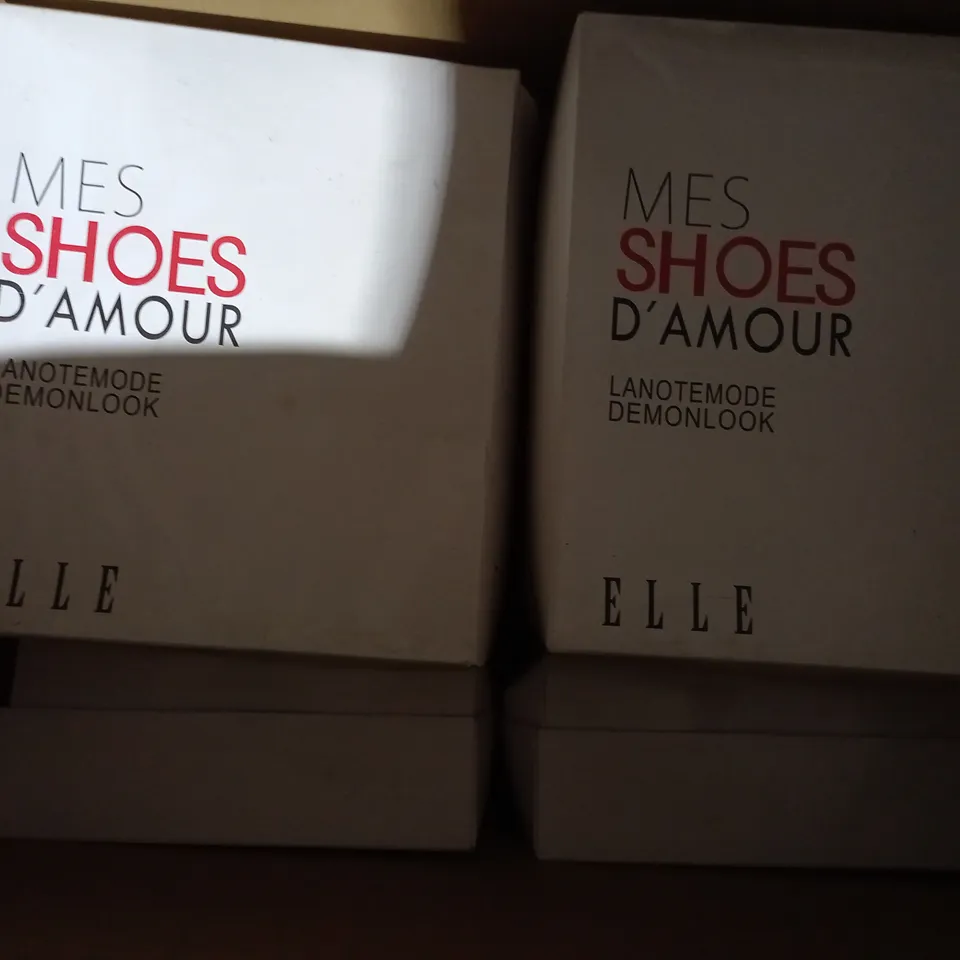 APPROXIMATELY 10 BOXED PAIR OF ELLE VIXEN HEELED PLATFORM OPEN TOE SHOES IN BLACK VARIOUS SIZES TO INCLUDE SIZE 6 
