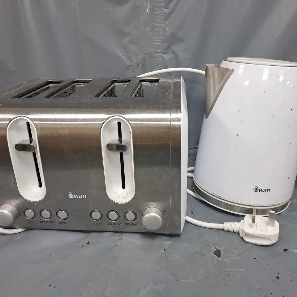 BOXED SWAN TOASTER 4-SLICE & KETTLE COMBO IN WHITE RRP £49.99