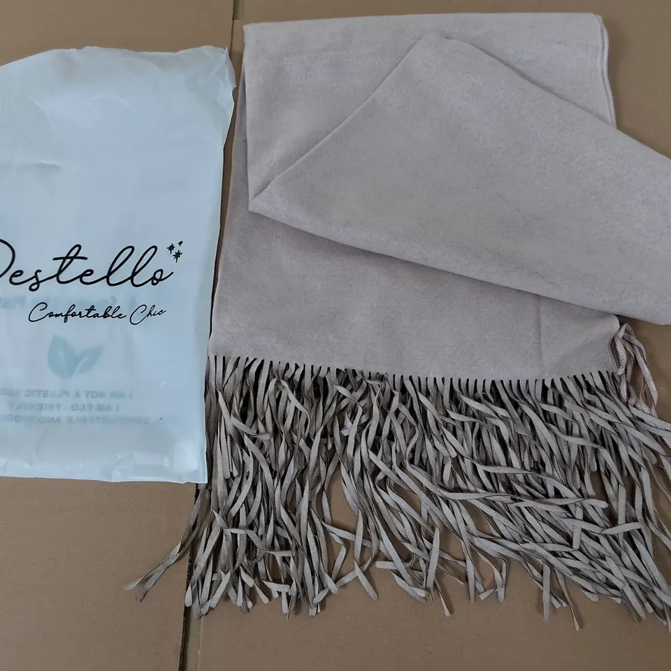 LOT OF 7 BRAND NEW DESTELLO SCARFS IN NUDE RRP £0