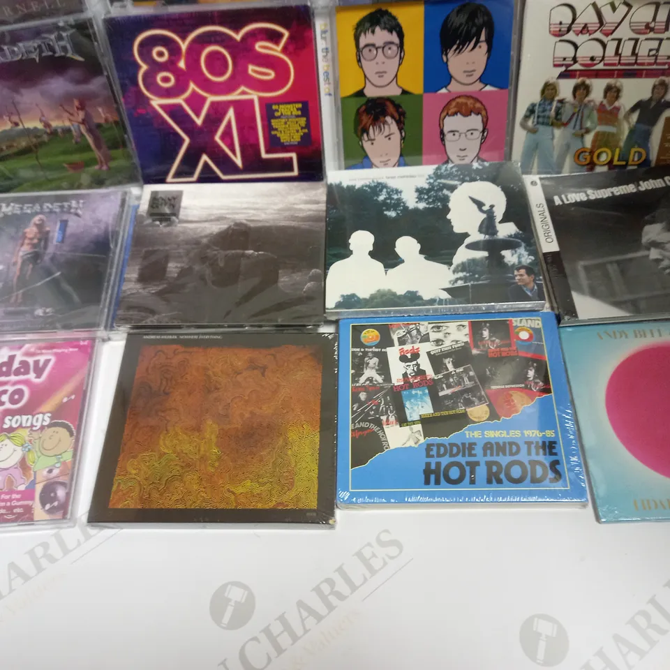 LOT OF APPROXIMATELY 20 ASSORTED SEALED CDs, TO INCLUDE 80XL CD, BLUR: THE BEST, MEGADETH YOUTHANASIA, ETC