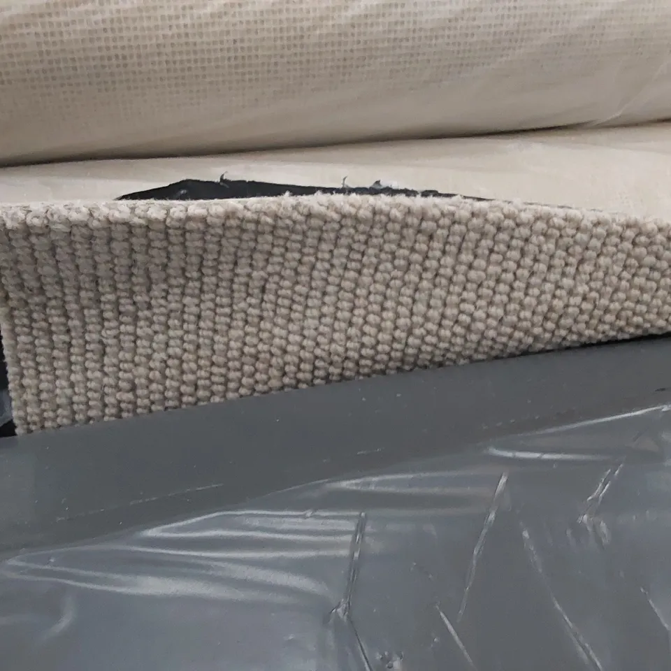 ROLL OF QUALITY PAMPAS NORDIC CARPET // SIZE: APPROXIMATELY 4.4 X 4m