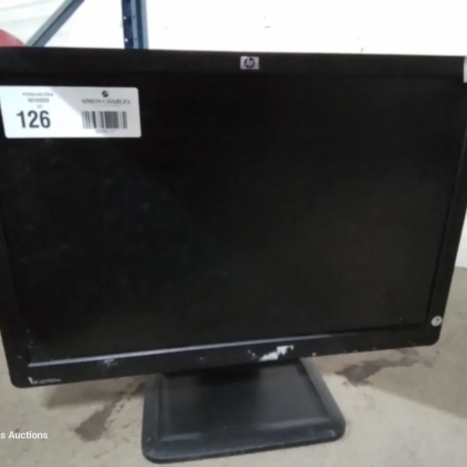 HP DESK TOP MONITOR WITH STAND Model LE1901i