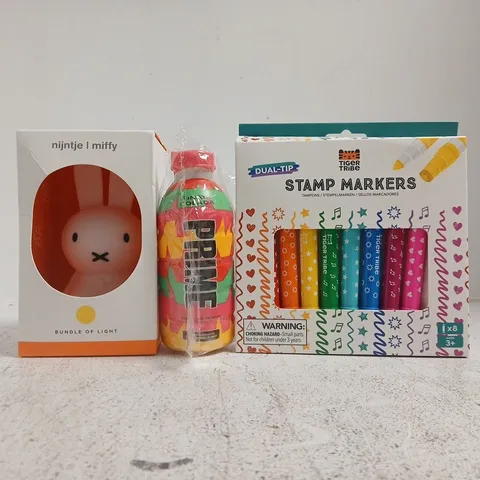 BOX OF APPROXIMATELY 20 ASSORTED TOYS AND GAMES TO INCLUDE STAMP MARKERS, ETC - COLLECTION ONLY