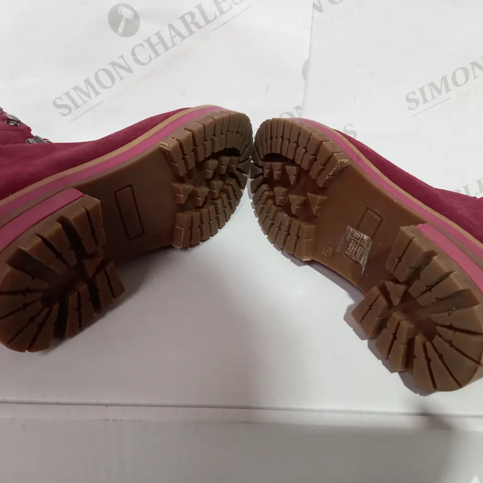 BOXED PAIR OF RESIS HIKER BOOTS  - SIZE 4