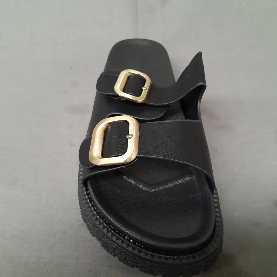 BOXED PAIR OF MEIJIA OPEN TOE FOOTBED SANDALS IN BLACK EU SIZE 39