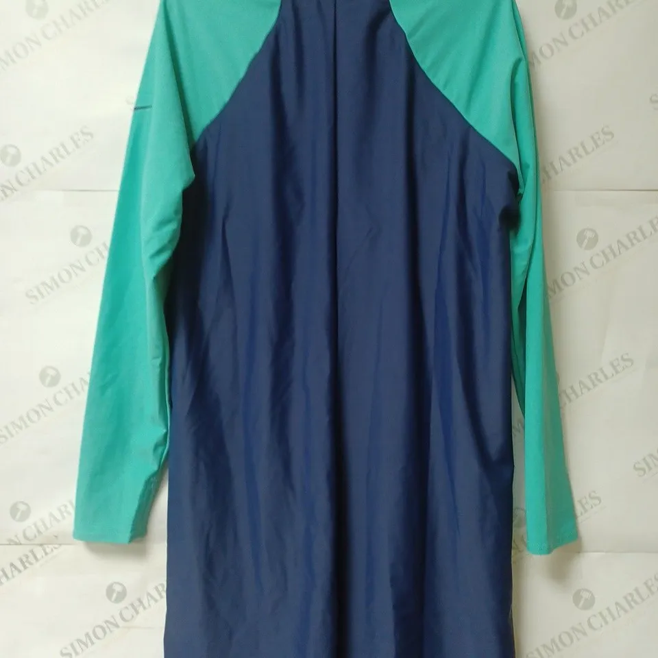 NIKE SWIM LONG SLEEVED TOP SIZE MEDIUM