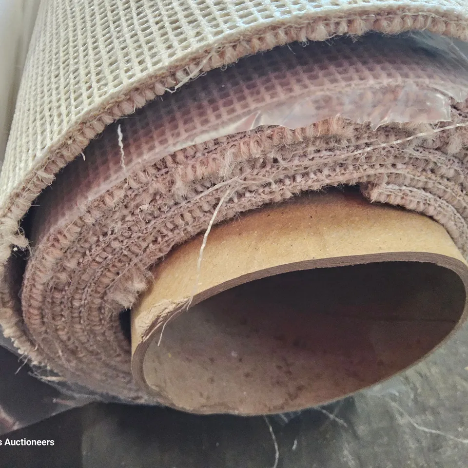 ROLL OF QUALITY SISAL WEAVE STYLE WILD GINGER CARPET APPROXIMATELY 2.6M × 5M