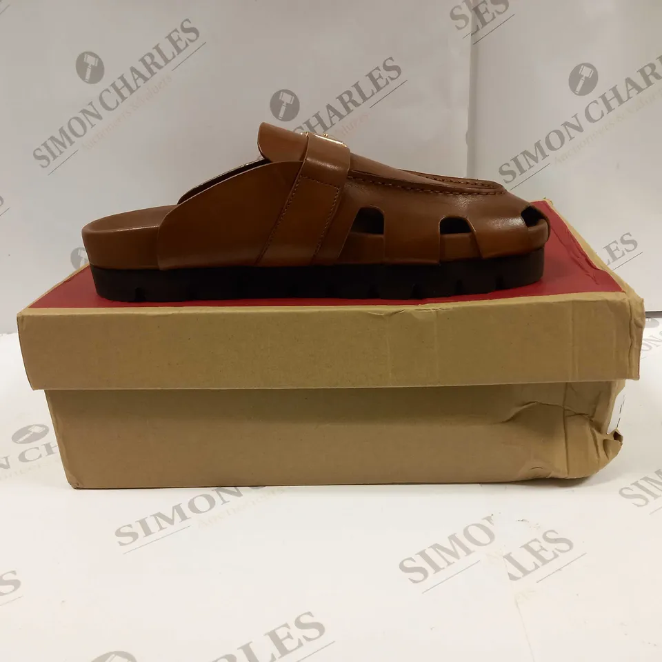 BOXED PAIR OF GRENSON 212366 DOTTY LEATHER SANDALS IN BROWN UK SIZE 7