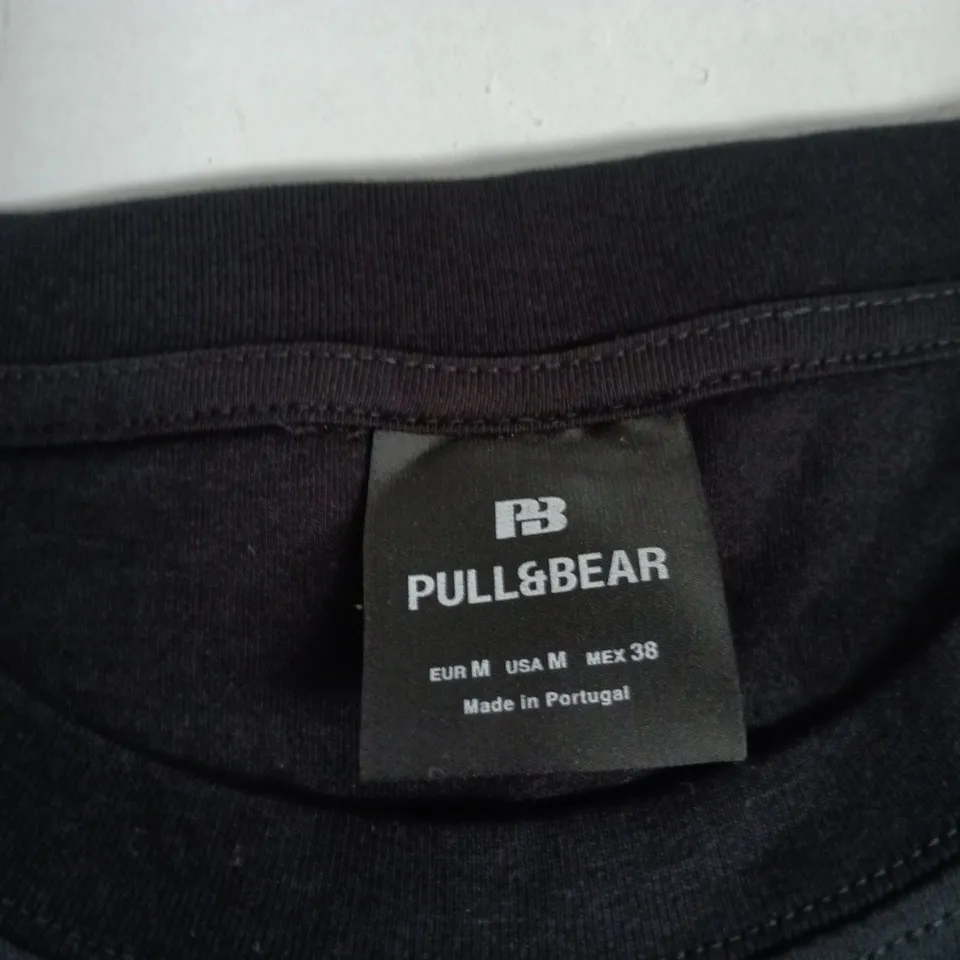 PULL&BEAR BLACK T-SHIRT – UK M (EU M, US M)