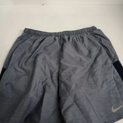 NIKE DRI-FIT MEN'S SHORTS – GREY, SIZE M