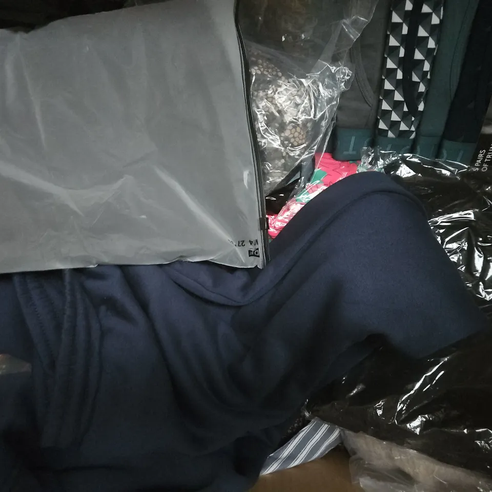 APPROXIMATELY 20 ASSORTED CLOTHING AND FASHION PRODUCTS IN VARIOUS STYLES AND SIZES - COLLECTION ONLY