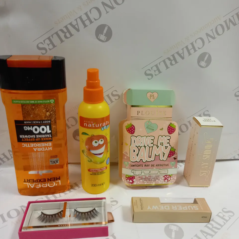 BOX OF APPROXIMATELY 20 ASSORTED COSMETIC ITEMS TO INCLUDE PLOUISE DRIBE ME BALMY, SUPER DEWY LIQUID HIGHLIGHT, LOREAL BODY WASH ETC